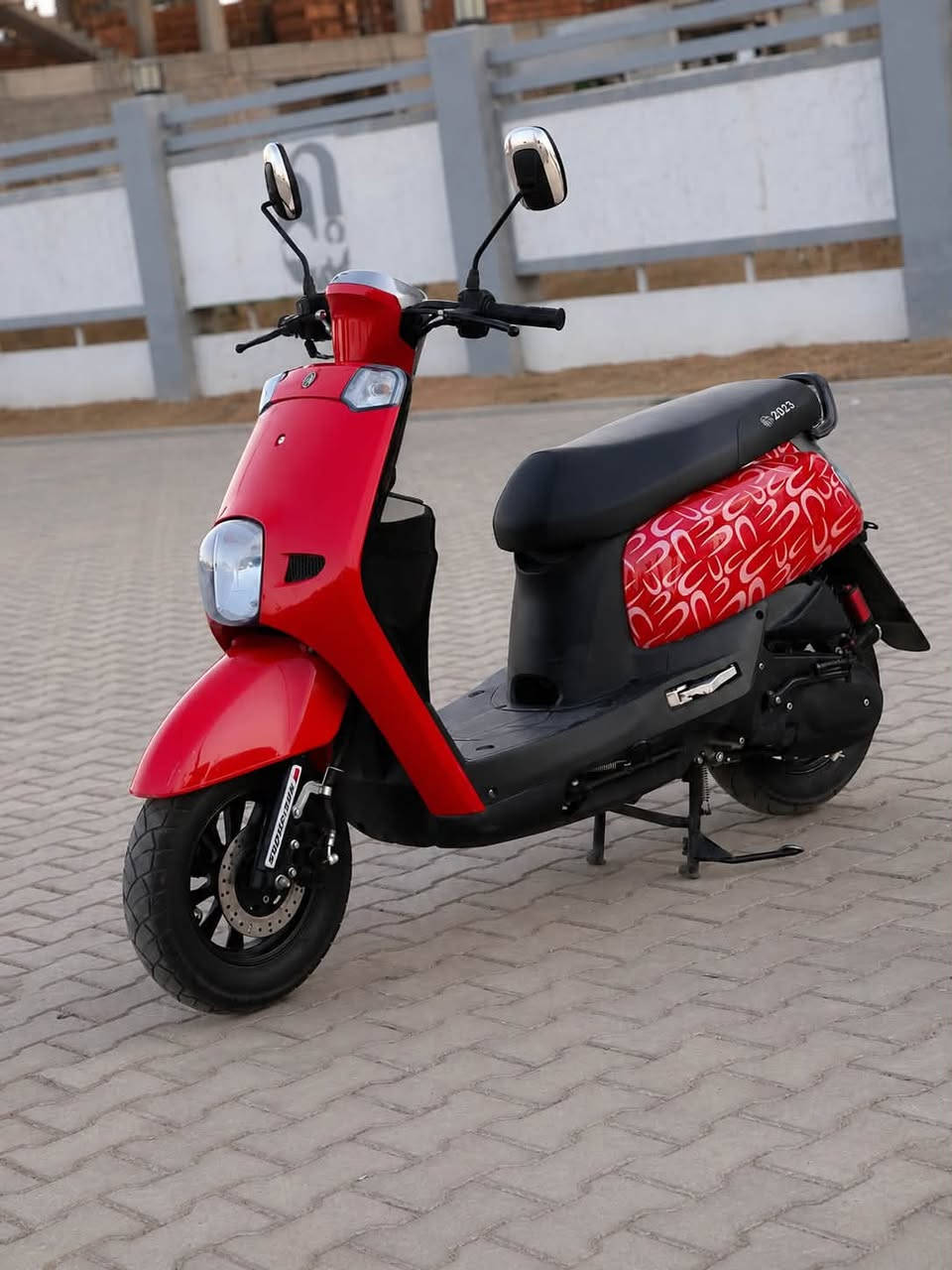🏍️ للبيع: دراجة (نوع بوليسي) موديل 2023
المواصفات ووضعية الدراجة:

 الممشى: ماشية كلش قليل، وبشرط زيرو (كلش نظيفة).

 المحرك (المكينة): بشرط، المكينة ما مفتوحة وكل غراضها بلاد (شريكة).

 الكهربائيات: كل السيستم الكهربائي بشرط وشغال وما بيه أي نقص.

 الدشبول: إلكتروني (شاشة).

السعر: 💰💰 (750$) [أو يمكنك كتابة 750 ألف حسب العملة]

العنوان: 📍📍 كركوك - الشورجة - قرب مطعم حمه ناصر

رقم الهاتف: 📞📞***********

💡💡💡💡💡💡💡💡💡💡💡💡

🏍️ بۆ فرۆشتن:ماتۆڕی (جۆری پۆلیسی) مۆدێل 2023

مواسەفات و دۆخی ماتۆڕەکە:

 کارکردن: زۆر کەم کاری کردووە، بەشەرتی سفر (زۆر خاوێنە).

 مەکینە: بەشەرت، مەکینەی نەکراوەتەوە و هەموو پارچەکانی شەریكەیە.

 کارەبایی: هەموو سیستەمی کارەبای 

بەشەرتە و بێ کێشەیە.

دەشبول ئەلکترونیە

نرخ::💰💰(750)

ناونیشان؛؛📍📍

 کرکوک شورجە نزیک چێشتخانەیی حمە ناسر

ژمارەی تەلەفوون//📞📞***********
