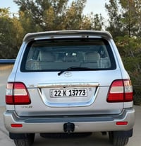 لاندكروز ٢٠٠٦ للبيع  السيارة جديدة جدا جدا قطرة صبغ مابيها فقط دعامية ...