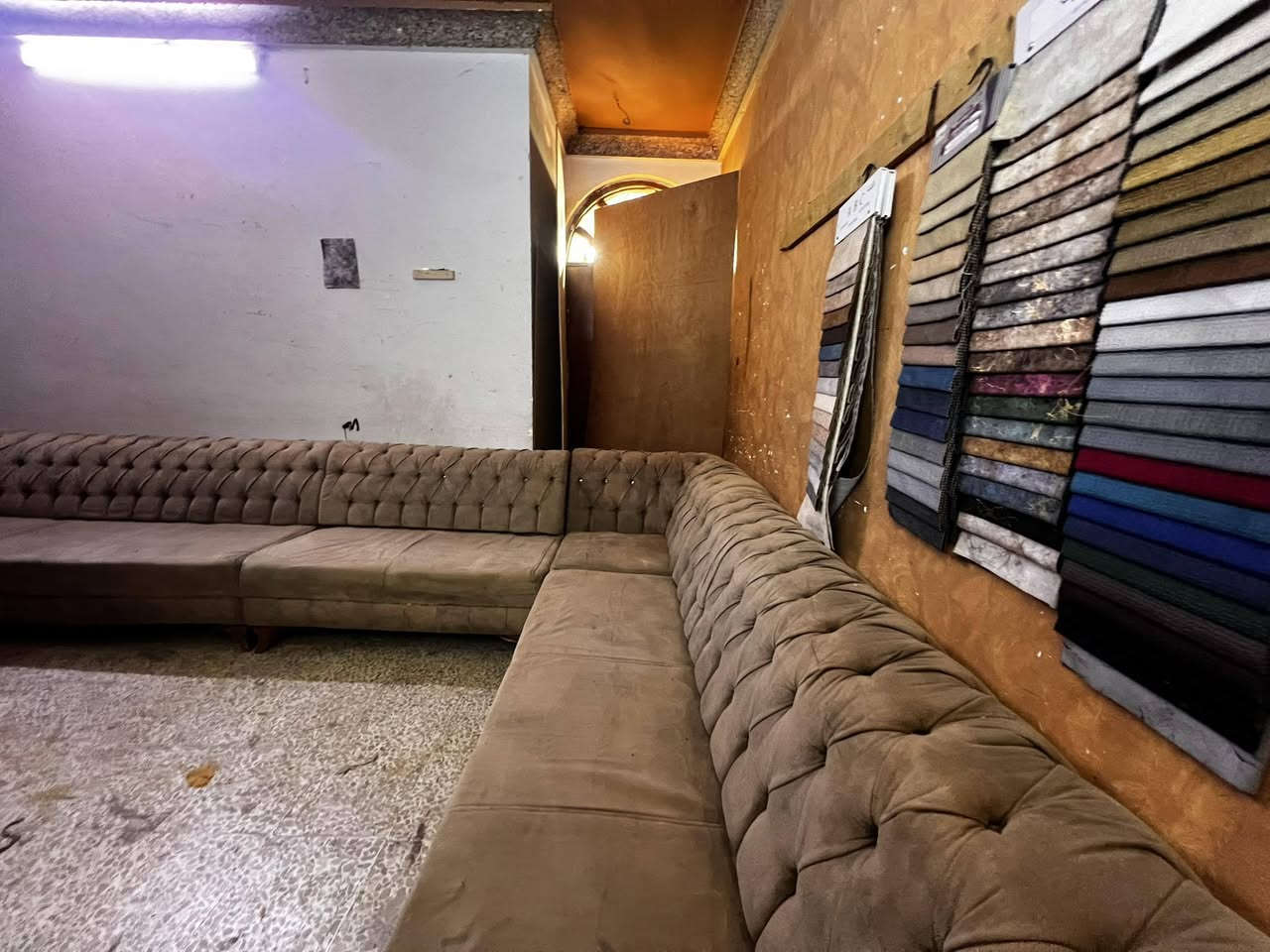 ديوان 9امتار حيل نضيف مابي اي عيب 
فقط المقعد يحتاجله تنضيف 
السعر 180 عنوان قادسيه الثانيه


**إذا كنت صاحب هذا الإعلان وتريد حذفه لأي سبب، رجاءا أرسل رسالة إلى الدعم الفني**