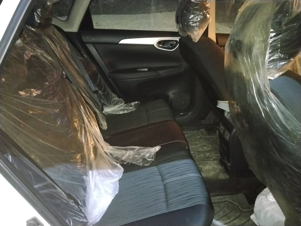 سنترا موديل 25ماشيه16الف فيها طخه في البنيد فقط ما واصله لا راديتر ولا شباك مجرد رجعت عليه سياره كيا السعر 125ورقه ***********
