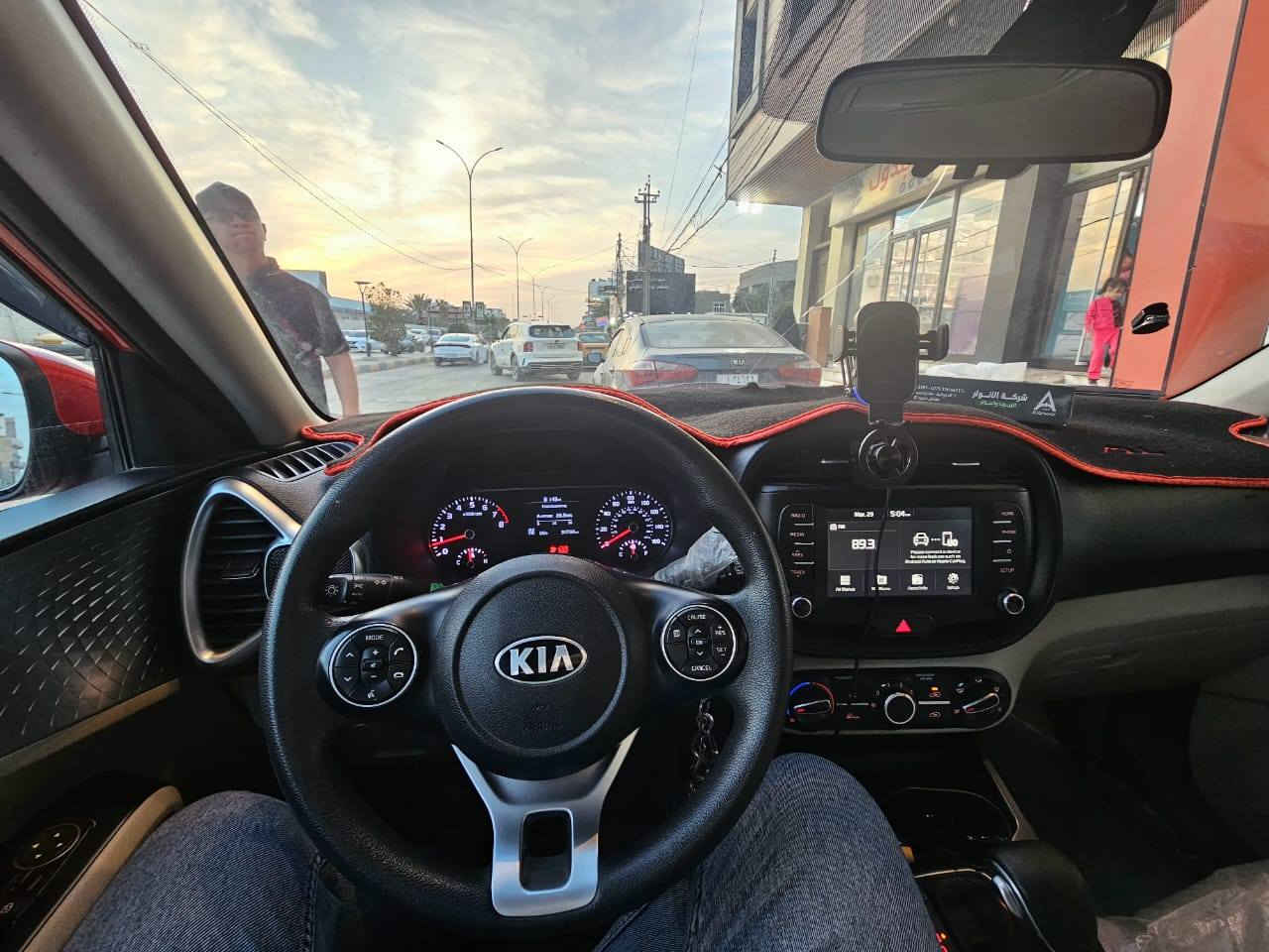 اكتب  موديل ٢١ رقم بغداد سعرها ١٣٠ وبيها مجال ***********
