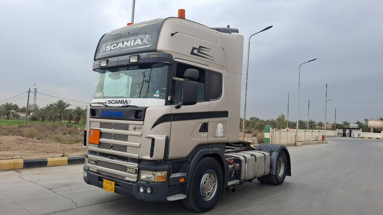 سلام عليكم للبيع سكانيه موديل ٢٠٠٣ جديده وجاهزه للشغل تخم تاير مكفوله كفاله عامه مكينه نجكتر  مكان السياره الصويره ***********.      ***********
