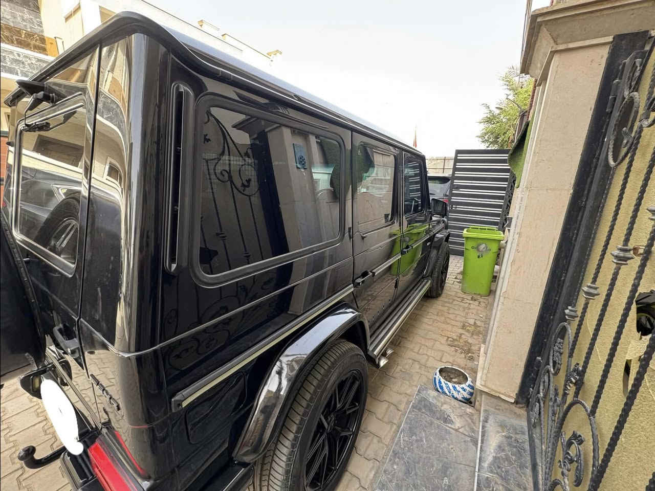 جي كلاس مارسدس g500 موديل 2010 اصل 
ادوات ادوات ( سياحة ) 
فول مواصفات 
السياره بلاديه من كلشي كفاله من الضربه والصبغ والتبديل 
المكان بغداد
كفاله من الكص والسرقه والعشاير والانتربول 
كفاله كير محرك تبريد حداديه


**إذا كنت صاحب هذا الإعلان وتريد حذفه لأي سبب، رجاءا أرسل رسالة إلى الدعم الفني**