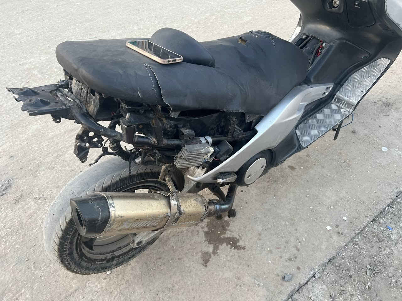 تي ماكس 2007 للبيع بيهة ضربه من وره ومعدله نقصهة بس صفاحيات. وبك لايت  شغاله نكره سلف دراجه كامله  ***********/السعر 8وبيهة مجال
