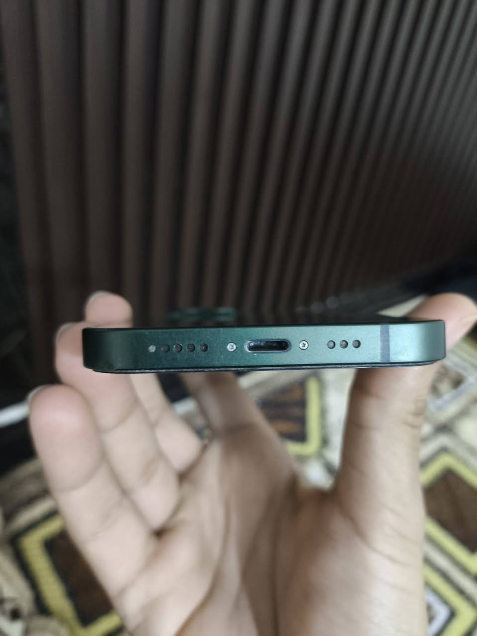 السلام عليكم
جهاز أيفون 13 عادي شرق أوسط للبيع
 ذاكرة 128 
البطارية 87 بلاديه
 الجهاز نضيف مامبدل بي ولا قطعه 
التواصل عل صفحة أو عل رقم*********** واتساب
