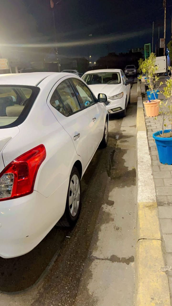 السلام عليكم نيسان سني 2022بليته زركه سياره جديده جدا ماشيه 80 الف مكفوله والسونر بل منشور محرك وكير وصدر مكفولات سياره مابيهه اي نقص السعر 115مكاني بغداد ***********
