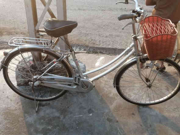 سلام عليكم بايسكل للبيع حجم ٢٦ نضيف فول سعره 85 الف عنوان بعقوبه تحرير *********** الاتصال
