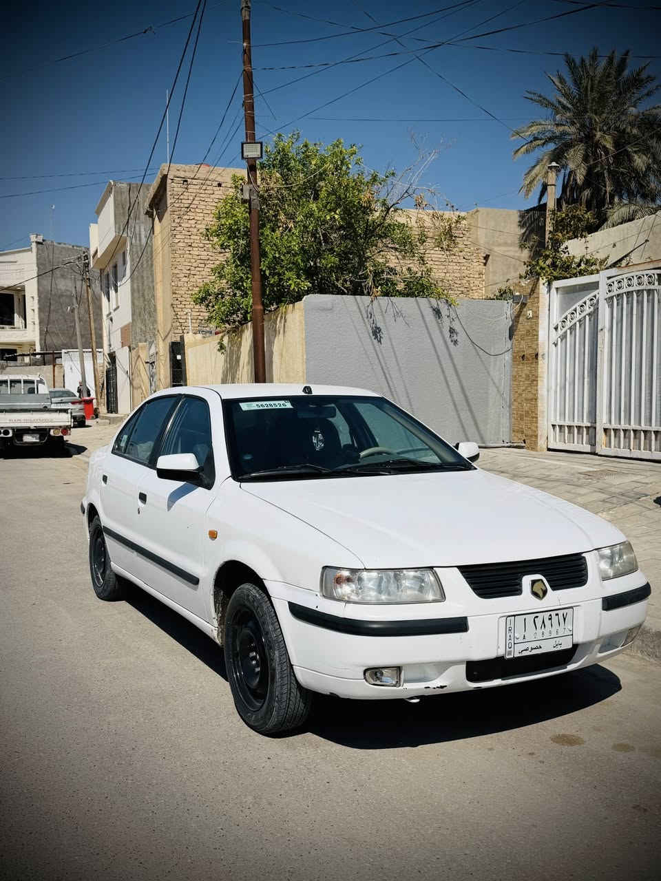 السلام عليكم سمند 2012 رقم بابل جديده ما تصرف عليه بس دهن وبانزين تخم تاير جديد حداديه جديده كير ومكينه اصل ما ملعوب بيه سياره نشطه كلش دواخل كلش جديده غرفته نضيفه مثل ما شفت بصور كشناته الاصليه بدون دوشمه رقم بابل مكاني الحله مركز المدينة  معروضه بسعر كلش حلو ومناسب ***********
