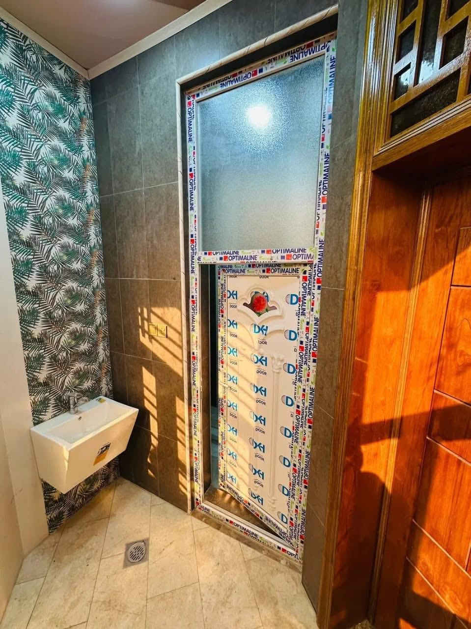 ✨دار للبــيـع ✨
الـمـساحــه : 200م 
*******************
الــمـوقــع : زوير تقسيم حسين رضا الثاني 
الــواجـٰــهــه : 10م
النزال :20
عرض الشارع :10م تبليط 
 الــتـفـاصــيل : يتكون من طابق واحد 2 غرف نوم واستقبال ومطبخ وكلدور ومجمع صحي 
*********************
نــــوع الـعـقـار :طابو زراعي سند ٢٥ 
 الـســعـر- خاص 🔥
*********************
(شــركــة #حــافــظ للأسـتـثـمار الـعـقـاري)مـوقـعـنا : بـابـل شـارع 60 - مـجـاور كـافـتريـا سـيف بـقلي نـستـقـبل جـمـيع الـعروض الـعـقاريـه ↪️بـيع -شـراء - تـعـقيب - إجـازة بـناء - إفـراز- رهـن
 **********************
للأسـتفـسار او الأتـصـال ↪️
📞 ***********
📞***********
