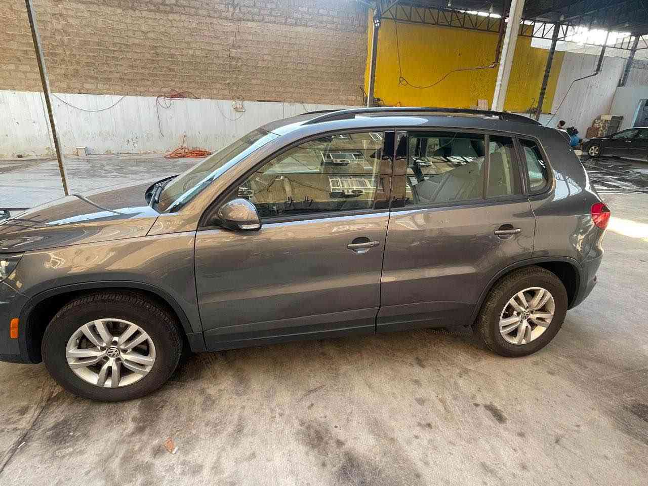 تيكوان ٢٠١٧ مواصفات امريكي سياره موجود باربيل رقم سنويه هزه كله جديد مكينه ٢٠ تيربو بيها ٥ قطعه صبغ بجم والخلفي كبس ايرباك سقف طاك كهربائيات كير والمحرك كله بشرط مامفتوح استفسار ع هذا رقم *********** أربيل, العراق
