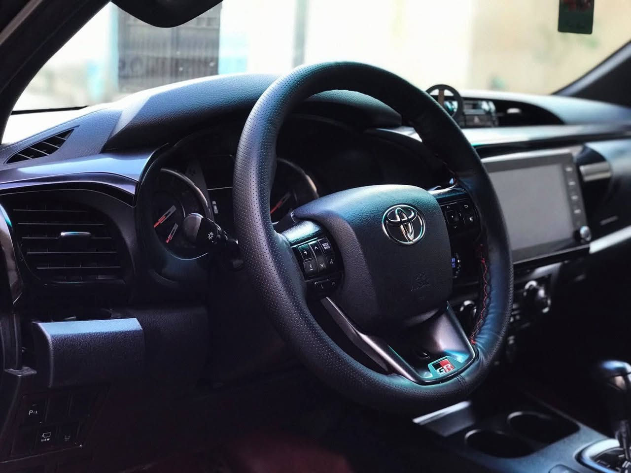 السلام عليكم 
للبيع تويوتا هايلوكس GR  2023 فول 
كاميرات 4 محيطيه 
رادار 
كشن كهربائي
شفتات گير
السعر 410 الخاص مفتوح للاستفسار *********** واتس
