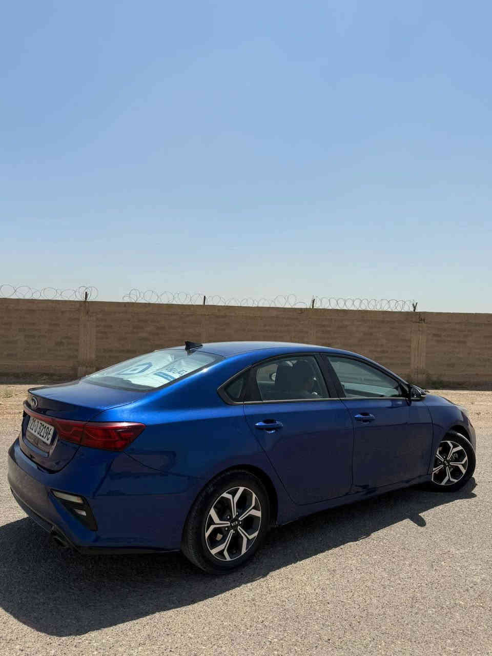 السلام عليكم فورتي للبيع موديل 2020   لون ازرق رقم سليمانيه الإنكليزي الحادث كلين فقط دعاميه صبغ الايرباك سليم ✅
مواصفات السيارة
1شاشه
2كامرة دواره
3تحكمات
4رادار أمامي
5تحديد مسار
6مودات قيادة سبورت- عادي - سمارت
7لد رياضي خلفي
8ويل كاب
سيارة جاهزة
تبريد ثلج
ألسعر 128 ورقة وبيها مجال حك الجيه
 بغداد الأمين 
رقمي ***********
