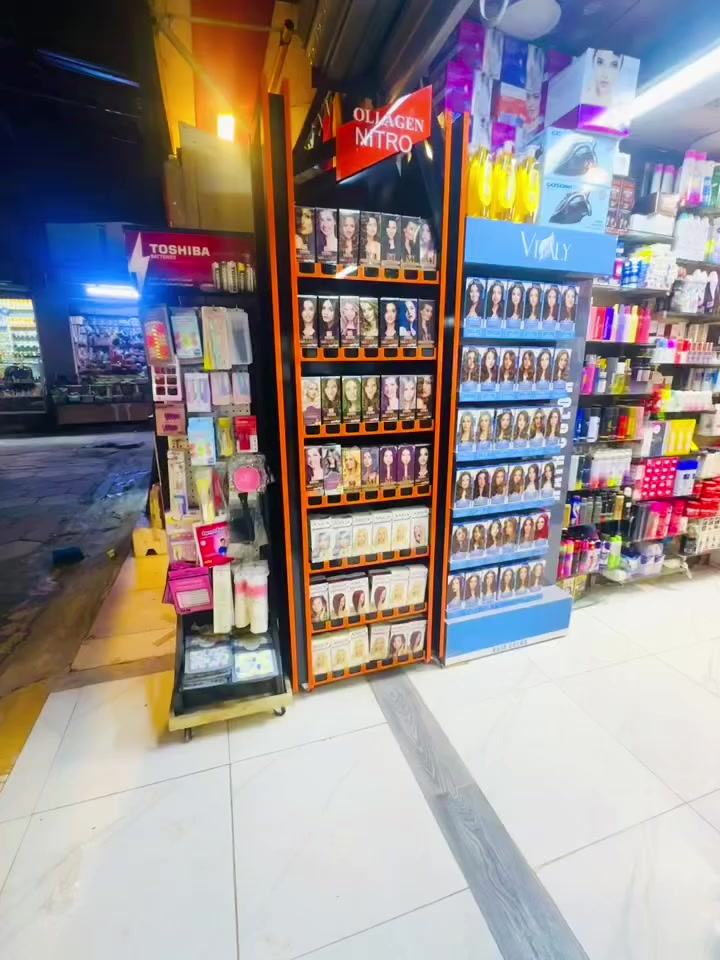 العنوان بابل المدحتيه سوق الذهب 
سيد كرار 
متوفر ماركة صبغ الشعر بسعار جمله 
لأصحاب الصالونات صبغ  ماركات فتالي موجده ￼
موجود صبغة الكوافير بسام.  حصريا يمنا
افضل  شي حاليا عندنا هاي الماركة بسعار🔥☝️
للحجز الاستفسار ***********
