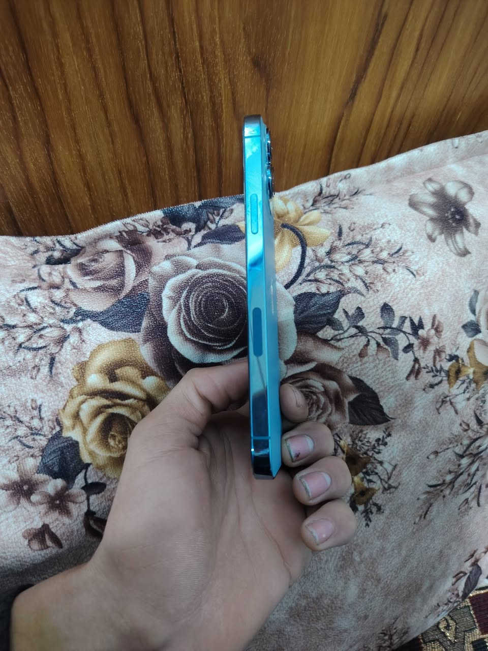 ايفون 13برو ماكس
جهاز جديد ونضيف من كلشي 

البطاريه 84

ذاكره 256

سعر 700

رقمي ***********
