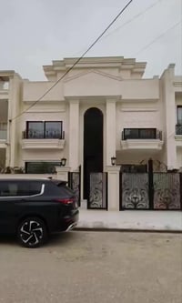 حي 32بارك • ٢٠٠م • واجهة مرمر