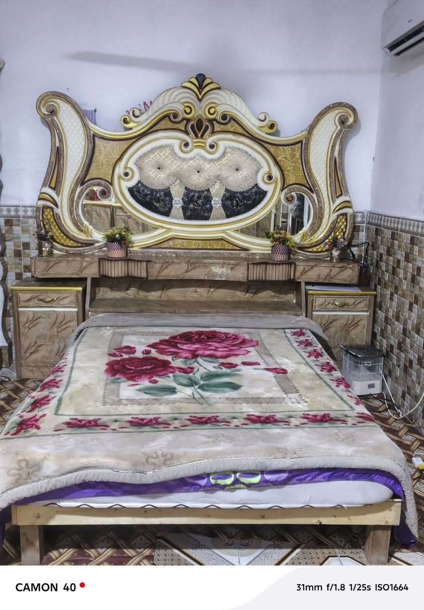 سلام عليكم غرفه نوم صاج عراقي للبيع سعر850وبيهه مجال وستفسار ***********و ***********
