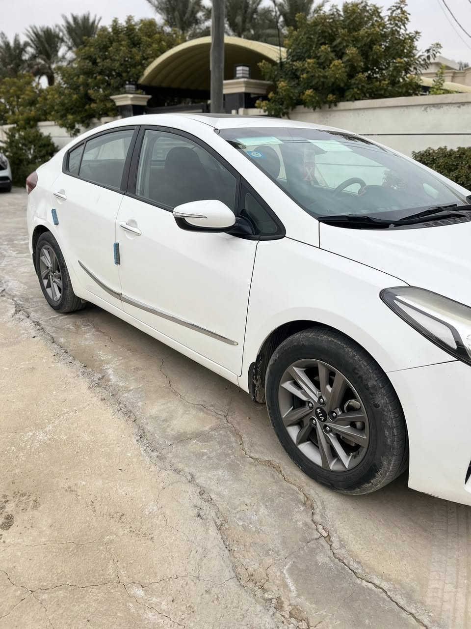 سلام عليكم 

سيراتو موديل 18 فول على البصمه 
مكينه 2000
مكفوله كفاله عامه ماعدا الي بجاملغ الخلفي موجوده صورته بل منشور
مراوس كورلا هايبرد 24 او 25 
***********
