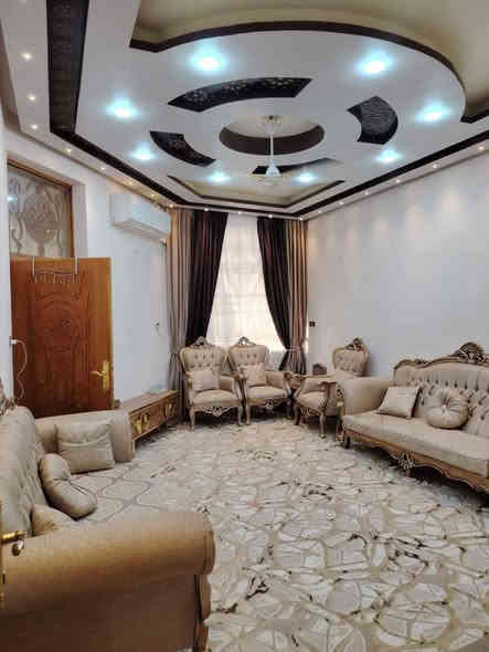 بيت طابو صرف للبيع ام الهوى الجديدة مقابل شارع الباشا فرع الحسينية و قريب على الشارع الرئيسي المساحة 220م البناء طابوق والسقف مسلح يتكون من استقبال و هول و صاله كبيرة و غرف نوم 2 ومطبخ و مناور 2 وصحيات خارجية و داخلية و كراج
 السطح فرشي البيت نظيف جدا و بيه اجازة بناء لطابوق الثاني  #للاستفسار_مراسلة_الصفحة
او الاتصال ***********
