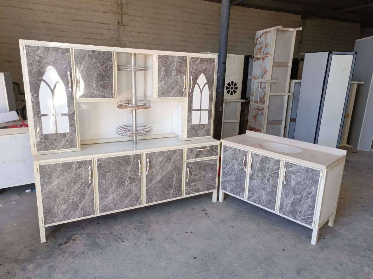 كاونتر مترين مع ملحق سله مترين مع سنك
مرمر متر و 20 السعر 350


**إذا كنت صاحب هذا الإعلان وتريد حذفه لأي سبب، رجاءا أرسل رسالة إلى الدعم الفني**