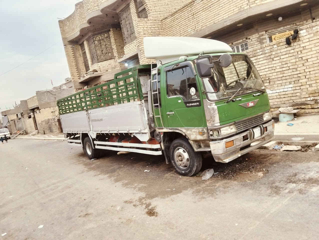 هينو 94 محرك 70 عادي لا صرف ولا بحار طوله 625 مكان بغداد باسمي
***********
