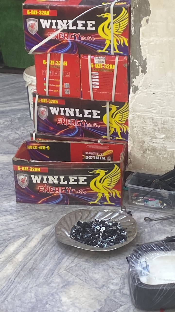 دراجه R9 2026للبيع جديدة صار 12 يوم من طلعتها من وكيل وكيلها البارون بالعشار بطاريات ونلي 5 بطاريات كلشي شغال اشاير ولايت سعر 500 وبيها مجال رقم ***********
