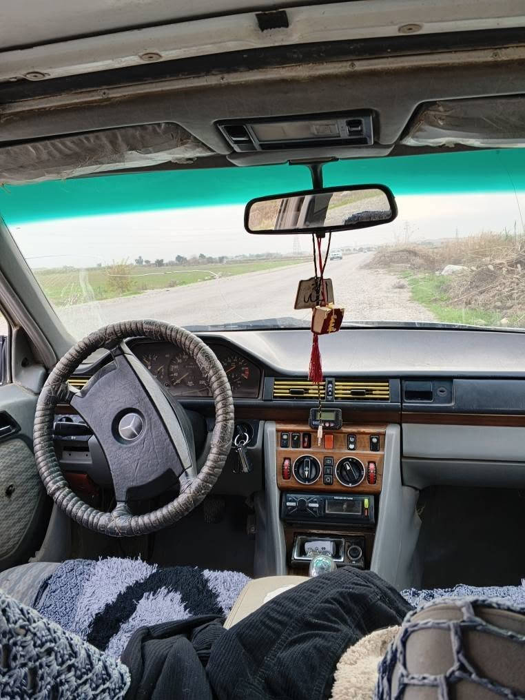 سلاو ي خو ا له هه مو لا يك مارسدس مو ديل ١٩٩٠ليدراوي نيه كاره باي هه مو گياني ايش ده كات قفل مه ركه ز ي ته بريد 🥶ساردو 🥵گه رم ره قه م كه ركو ك به شه رتي ته حو يل بيتاقه ي بانزيني هه يه جو ارتايه ي تازه گيرومه كينه ي به ته ي ٣هه زار ديلكو به شه رتي گيرو مه كينه تازه گاعيم بو كردوو ه سعري ٤٠گلاو مه عامله اگه رمو شته ريت له خز مه تام *********** كالار, السليمانية
