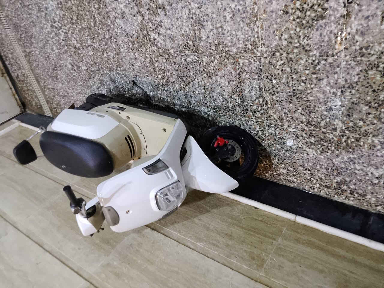 سلام عليكم حبايب ماكس بوليس دراجه جديده مال باله كله بلادي وختم واحد من طول الطول  ختم واحد شراي يتصل واني خادم رجأن مو شراي لتجي وضل تعامل***********
