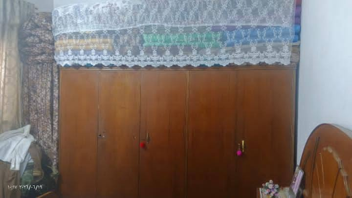 غرفه نوم مستعمله خشب ثقيل سعر 450وبيها مجال شي قليل مكاني موصل للتواصل ***********
