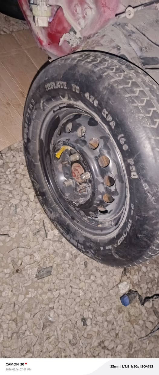 السلام عليكم 
للبيع اغراض تفصيخ جيب شيروكي 
2000 
وياله حجم 17عدد 2
لويات خلفي امامي  تخم كامل 
سبير بلادي 
ماطور ماسحات كامل 
بريشر بريك كامل هوه والعمبار 
تانكي بانزين كامل بدون عبوه 
مبخره بانزين كامله 
ضفيره  كامله 
عقل 
باور ستيرن 
جعمقه ستيرن 
دشبول كامل بس الايرباكات طاڰه 
دكت تبريد كامل هوه والفريز كامل 
فراشة اكسل 
رباطات خلفي عدد 2
بطاين لون اسود عدد 4
جامة السائق 
ماطورات جام كاملات 
تخم كشنات عدد 4لون اسود 
يدات بيبان عدد 4
قفالة تخم 
يدة جنطه 
نرمايد جامه خلفيه 
وعندي هواي اغراض تفصيخ 
للاستفسار الاتصال 
***********
مكاني النجف الاشرف
