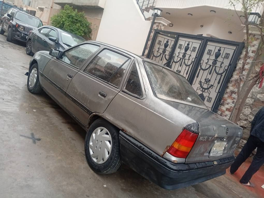 سيارة كاديد موديل ١٩٨٨ كيرتماتيك ستيرن باور رقم كركوك بيها دفتر بنزين سنوية ساقط سنة كير محرك بشرط شوية بخار محرك ١٦ صدر كارباهي كلا بشرط سعر ٢٣ بيهامجال رقم موبايل*********** -*********** كركوك, العراق
