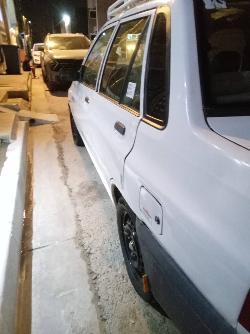 سايبه البيع موديل ٢٠١٠ بسمي تبريد ثلج تتفه لايت زنون رقم نكليزي بغداد كشنات وتنته ورضيه مغلفه كله بل نواب  كهربايات كلها شغاله سنويه ٢٩ بسمي مكاني بغداد الدوره وهاذه رقم الهاتف التواصل *********** خوان امو شراي لايتصل عليه ولاتعني رحمه الولديكم ومابيع لبياع شراي ابيع كبل تحويل مكتبه مرويره
