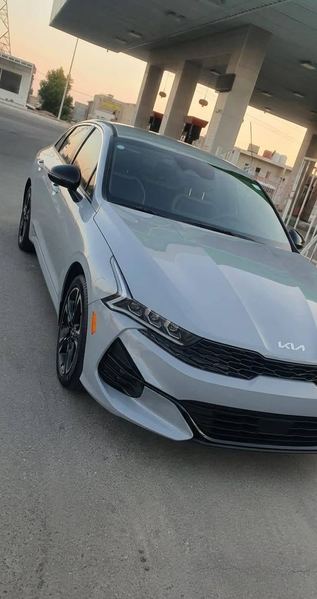 سلام عليكم 
K5 GT.Lineفول مواصفات عدى البانوراما 
موديل  2025
محرك 2500 تنفس طبيعي 
الون اسمنتي المميز 
بصمه + سايد بريك بصمه 
نضام ABS
مانع انزلاق 
حساس اطار 
شاشه كبيره متصل 
رادار امامي وخلفي وجانبي 
4وضعيات قياده 
بعد بيهه هواي مواصفات 
ماشيه 12 مايل 
رقم شهداء معفي من الضريبه والكمرك 
سعر 195 
مكاني بصره قرب جامعه الكرمه 
***********
