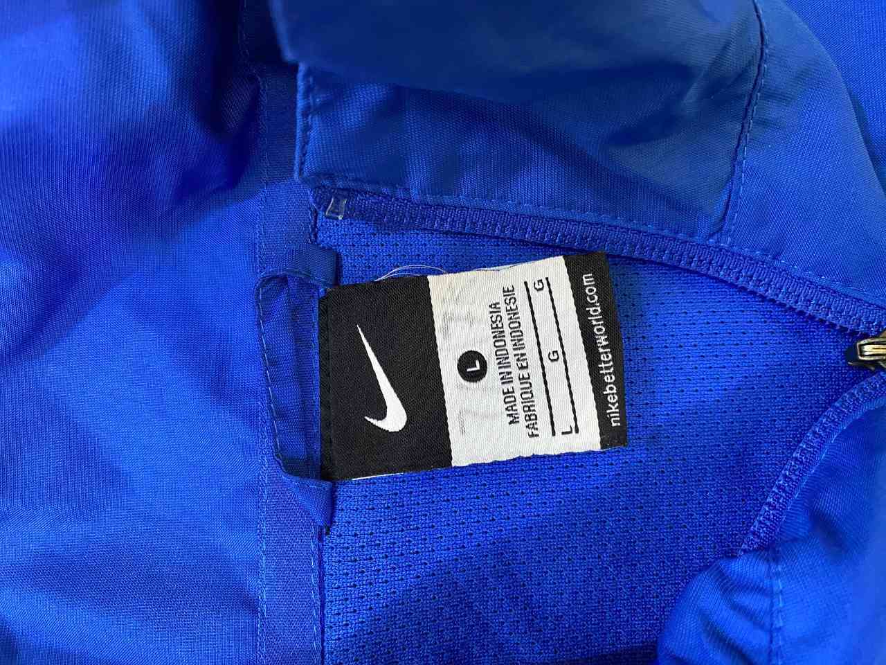 قمصلة نايك 
قياس لارج 
سعر 15 الف 
توصيل لجميع المحافظات 3 الف


**إذا كنت صاحب هذا الإعلان وتريد حذفه لأي سبب، رجاءا أرسل رسالة إلى الدعم الفني**