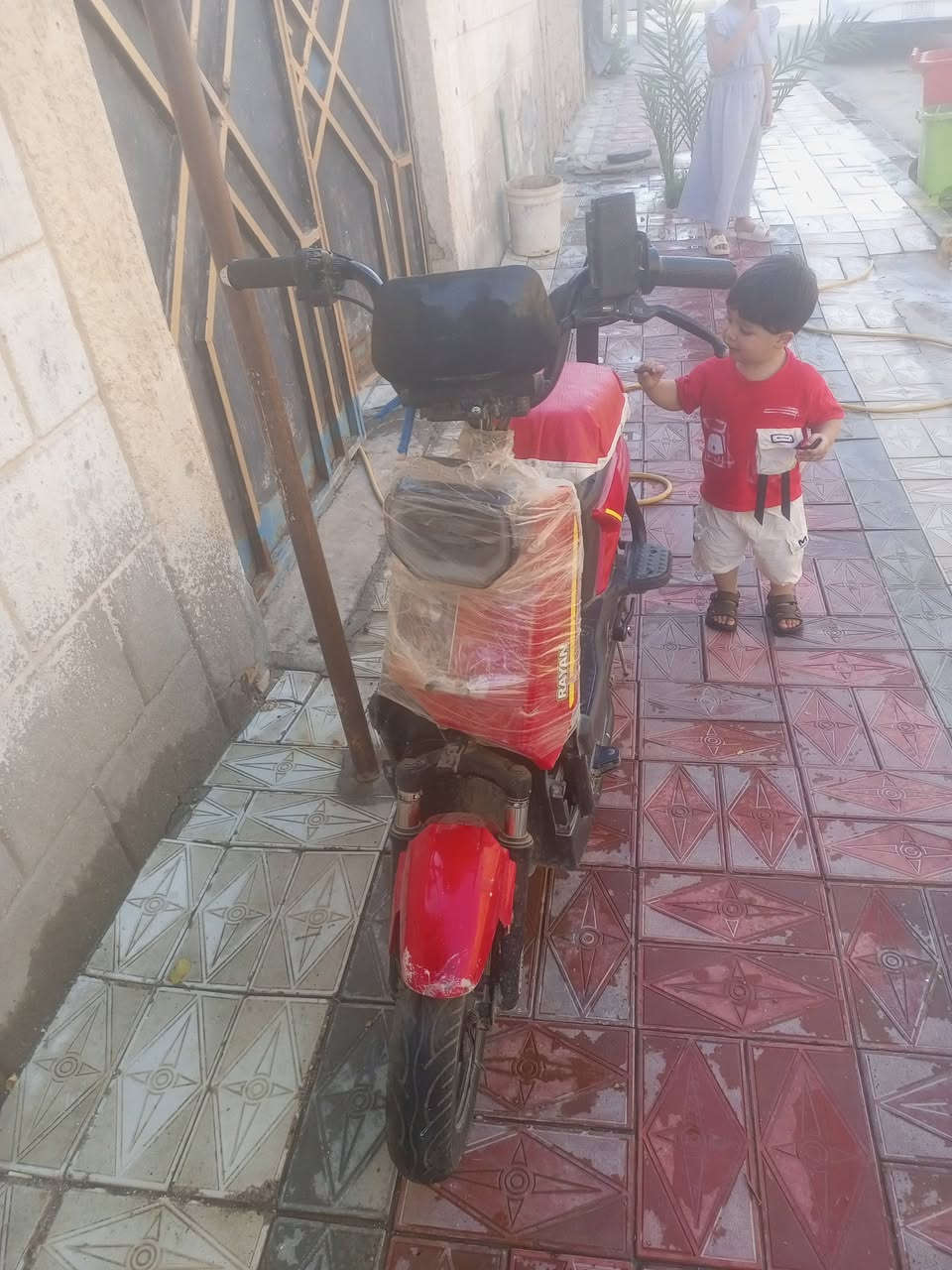 للبيع دراجه شحن كهربائيات كله شغاله عوزها ترتيب. 175 وبيها مجال. ***********
