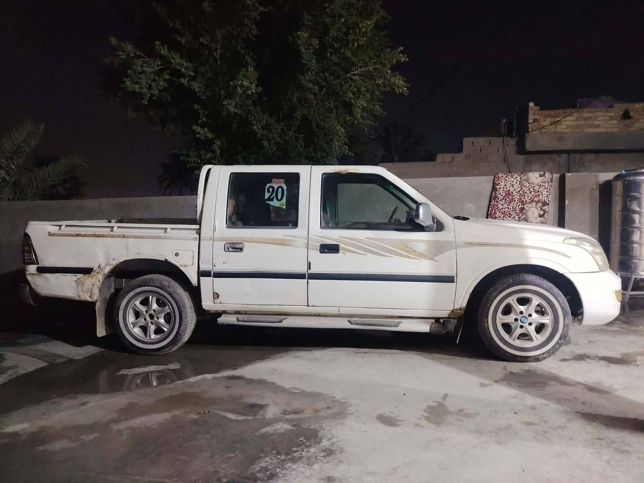 السلام عليكم بيكم كنو للبيع موديل 2006 رقم بغداد انكليزي بسمي تحويل ثاني يوم مكاني بغداد. سعر36 أو بيهة مجال. ***********. ***********
