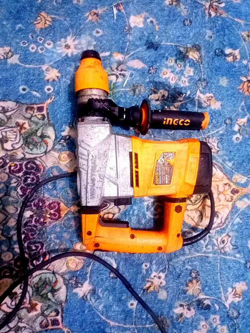 سلام عليكم

دريل كسار كبير ماركة تام 
نضيف سعر 85

دريل همر+ تكشير ابل كلج ماركة انجيكو
نضيف سعر 60

دريل تكشير اركة ماكتة صيني
نضيف سعر 35

مكان بغداد البلديات يوجد توصيل 
رقم واتساب ***********
