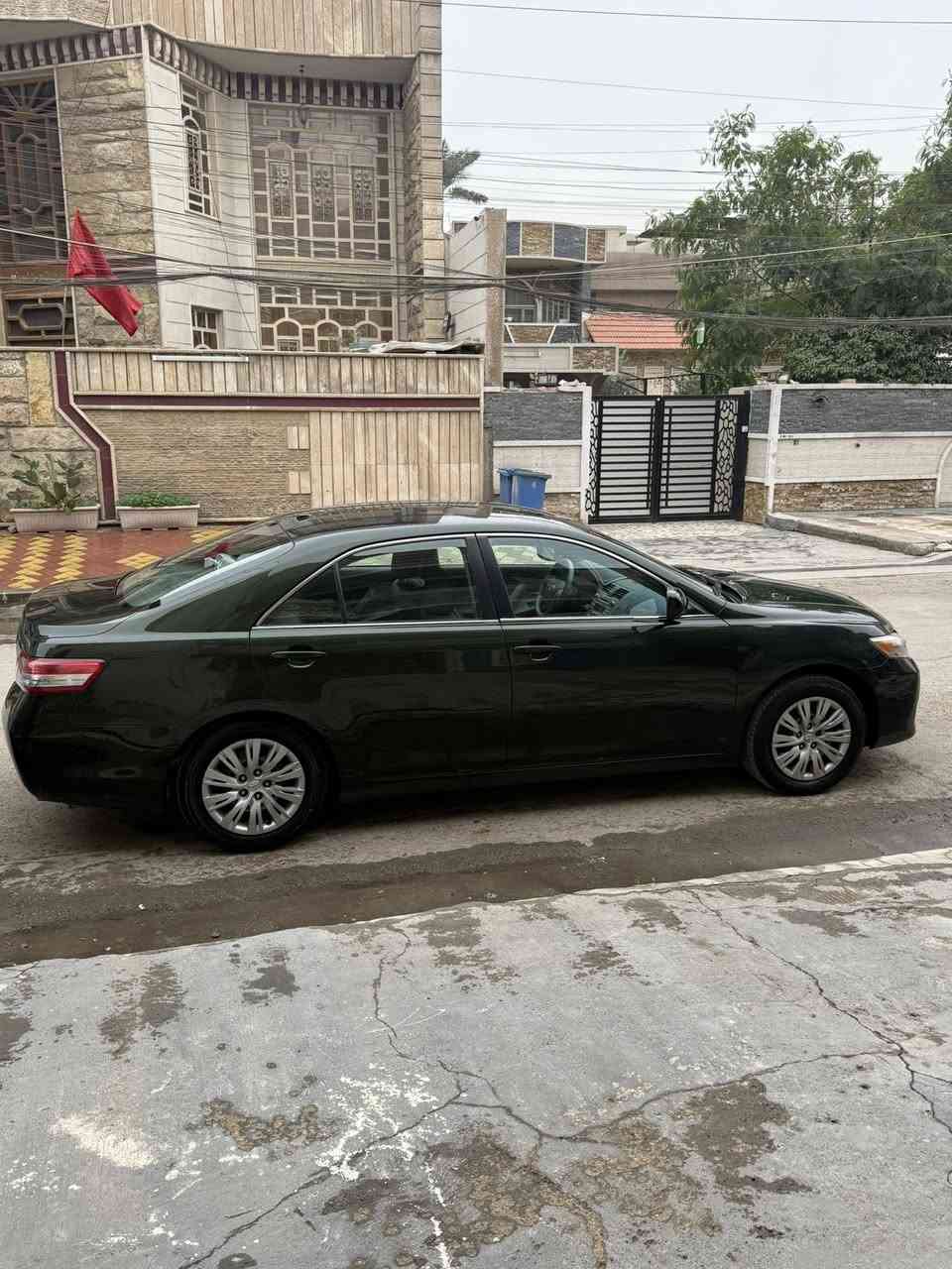 سلام عليكم
كامري للبيع 2011 وارد امريكي حادثهه بابين عكس السايق مبدلات مكفوله كير ومكينه صدر نظيف 
السياره صالهه ١٠ سنين عدنه ومعتنين بيهه كلش صار اكو جرد بيهه وصبغت القماره والبنيد للجماليه فقط السياره نظيفه ومابيهه مصرف نهائيا بيهه بعض الشخوط موضحة بالصوره 
للاستفسار : ***********
