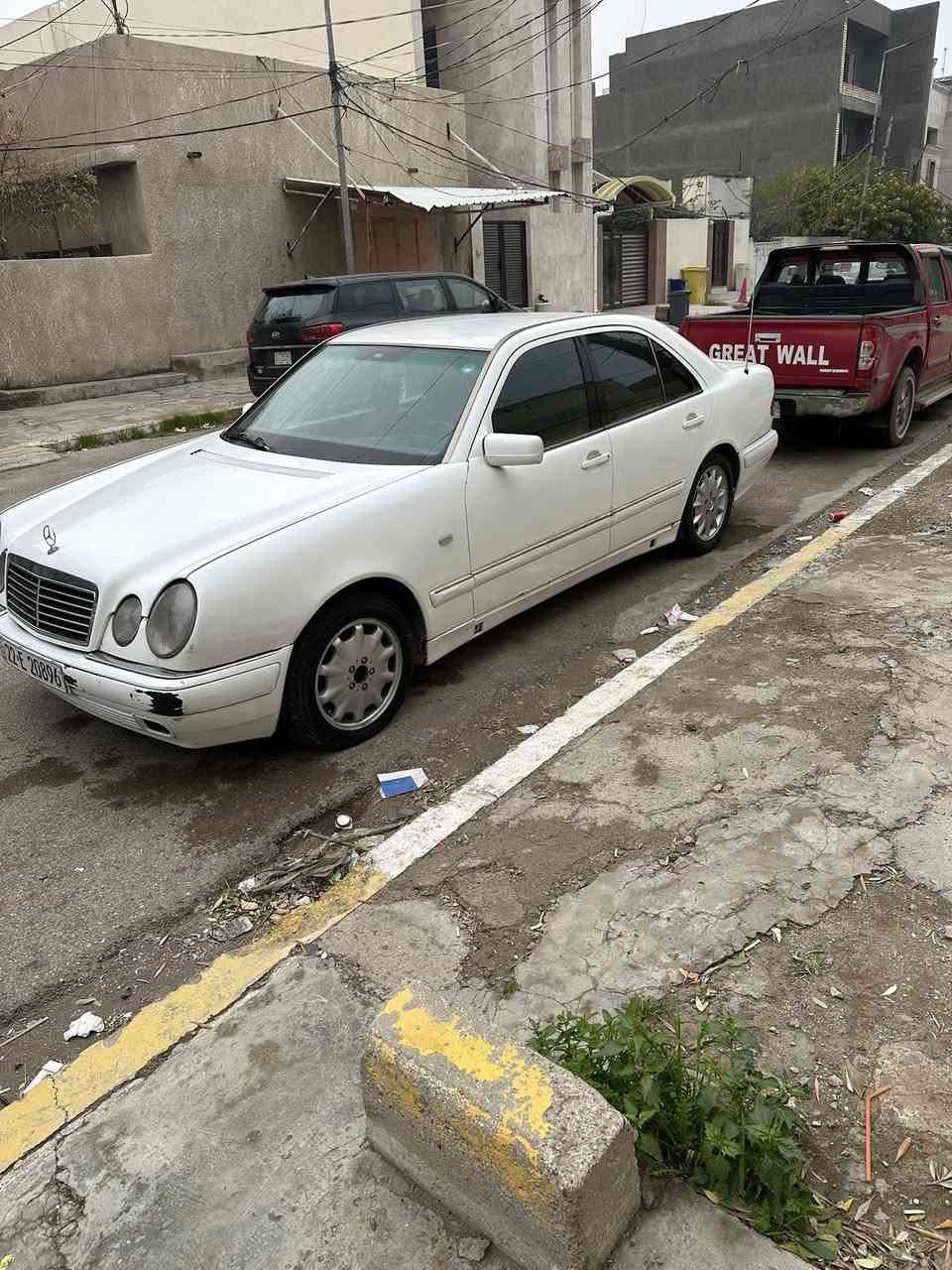 سلام عليكم مارسدس ام عيون موديل ٩٦ رقم اربيل باسمي صبغ عام تبريد شغال السيارة بدون نقص بس حدادية خلفية ٦٠ % مكينة اربعة سلندر خراطيم اقتصادية السعر ٨٠ 
***********
