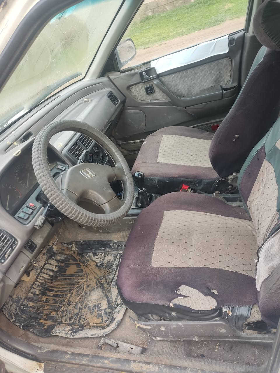 السلام عليكم للبيع سياره هوندا رقم فحص نينوى شرط الوكاله والتحويل كير شرط محرك ببدايه صرف سنويه بيضاء سياره حلوه مال بيت السعر 15 وبه مجال يرهم مراوس مكان السياره القياره اتصال على هذا الرقم***********
