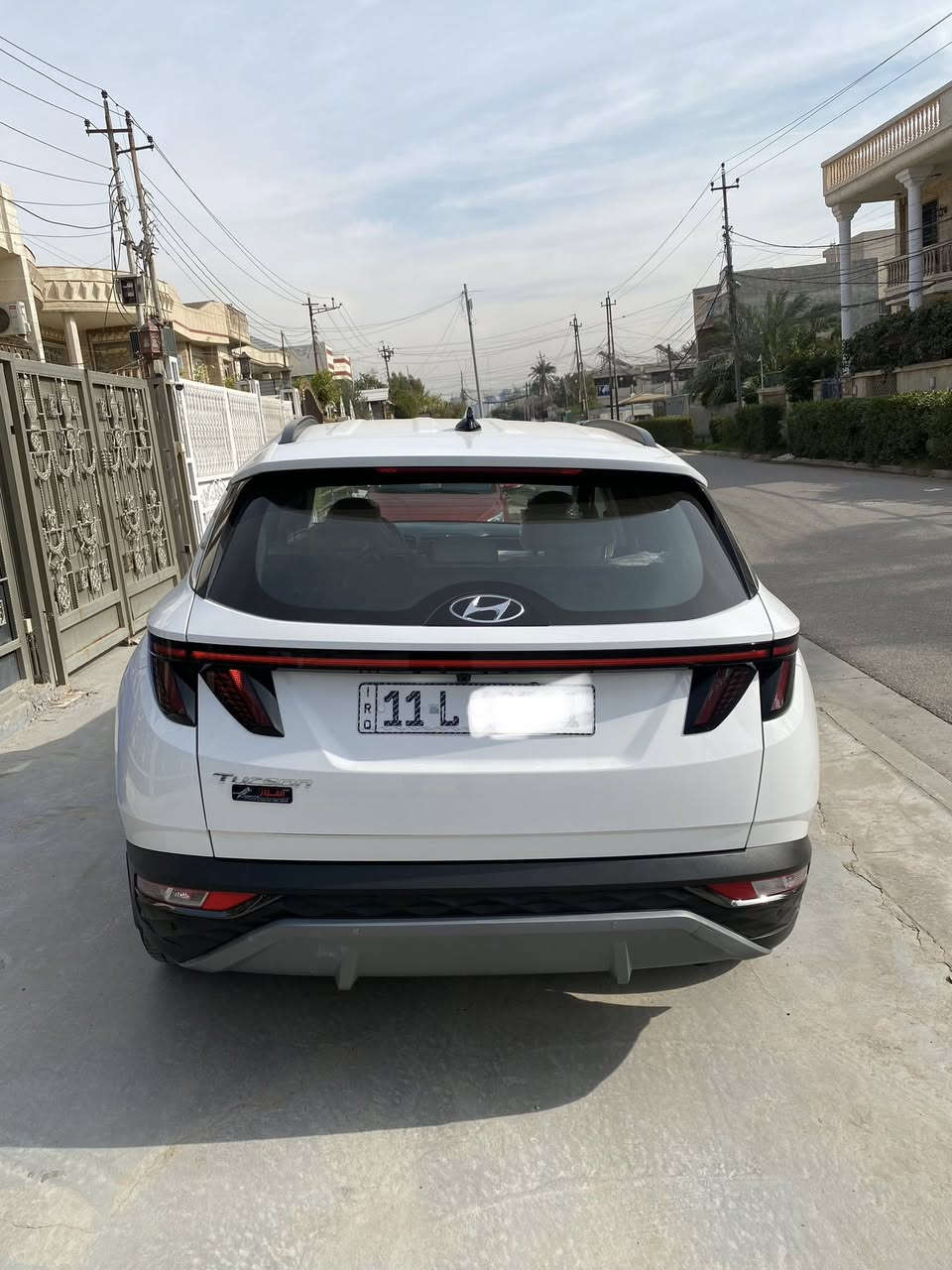 السلام عليكم
 للبيع توسان موديل 2024 رقم بغداد فول مواصفات عدا البانوراما ماشيه ١٩ الف كيلو مكفوله كفاله عامه عنوانها بغداد حي العدل وهذا رقمي ***********
