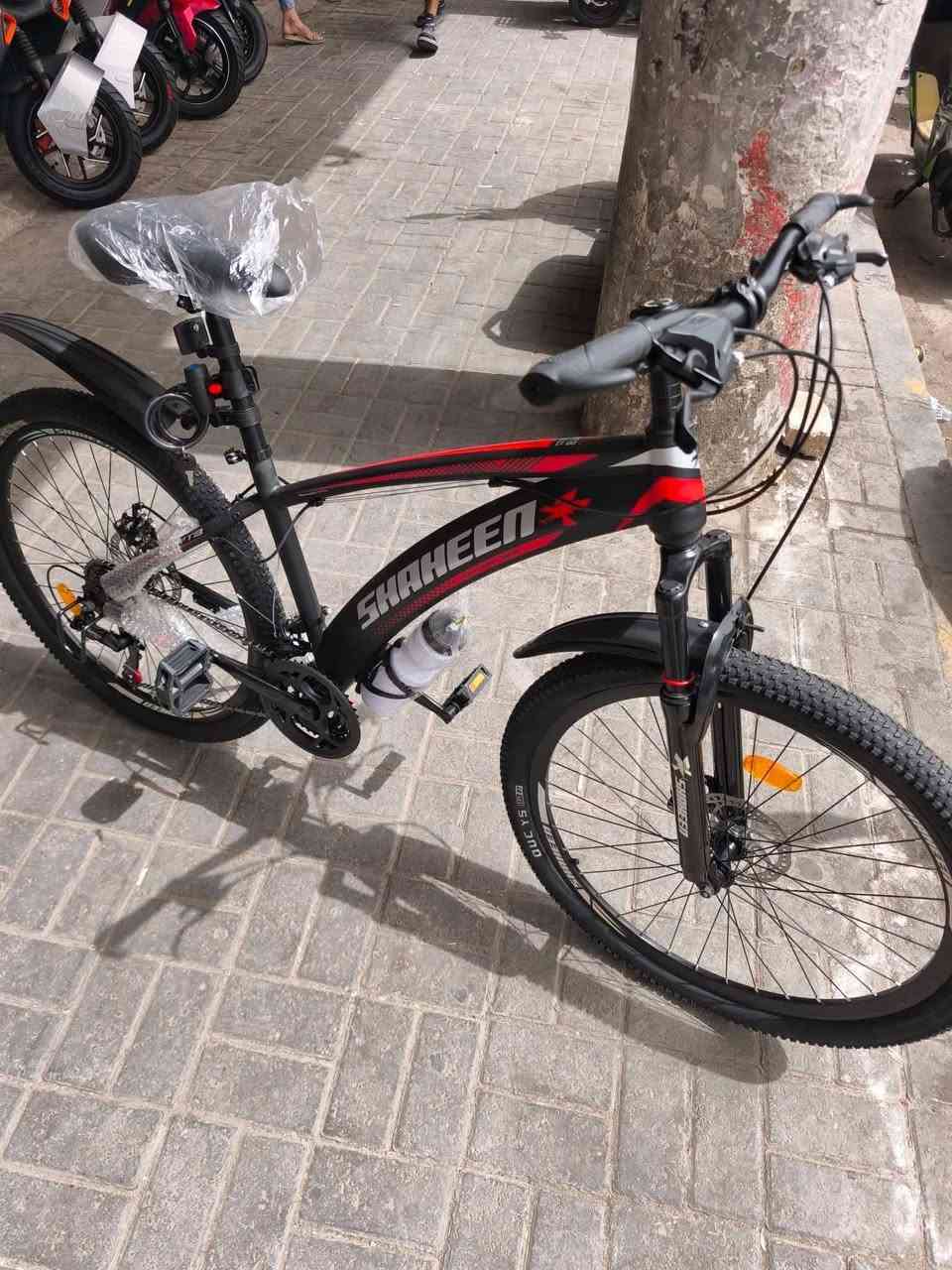 🚨🔥 لا تضيع الفرصة… أفضل الدراجات وصلت الآن 🔥🚨🚴‍♂️🔥 مهما كان خيالك… أكيد راح تلقى دراجتك هنا 🔥🚴‍♀️
في معرض أريان وفرنالك كل الأنواع 😍👇
✔️ دراجات رياضية (جبلية وسريعة)
✔️ دراجات كهربائية حديثة ⚡
✔️ دراجات للشباب والأطفال
✔️ دراجات مريحة للاستخدام اليومي
أكثر من 85 نوع دراجات بين إيديك 😍
✨ موديلات جديدة 2026
🎨 كل الألوان متوفرة
⚡ دراجات عادية وكهربائية
💯 جودة مضمونة 
💥 لا تحتار… اختار اللي يناسبك بسهولة
📍 العنوان: خانقين – دارة كونارة، مقابل مركز الوند للطب التكميلي
***********
متوفر خدمه توصيل داخل خانقين و كل محافظات
📸 شوف الصور واختار دراجتك اليوم!
