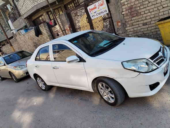 سلام عليكم ورحمة الله 
جيلي ام كي  م١١ بيه بارد فقط الجملق الخلفي
مكينه بيه خيط بخار يعن تنقص
السعر ٤٢  هتف ***********
