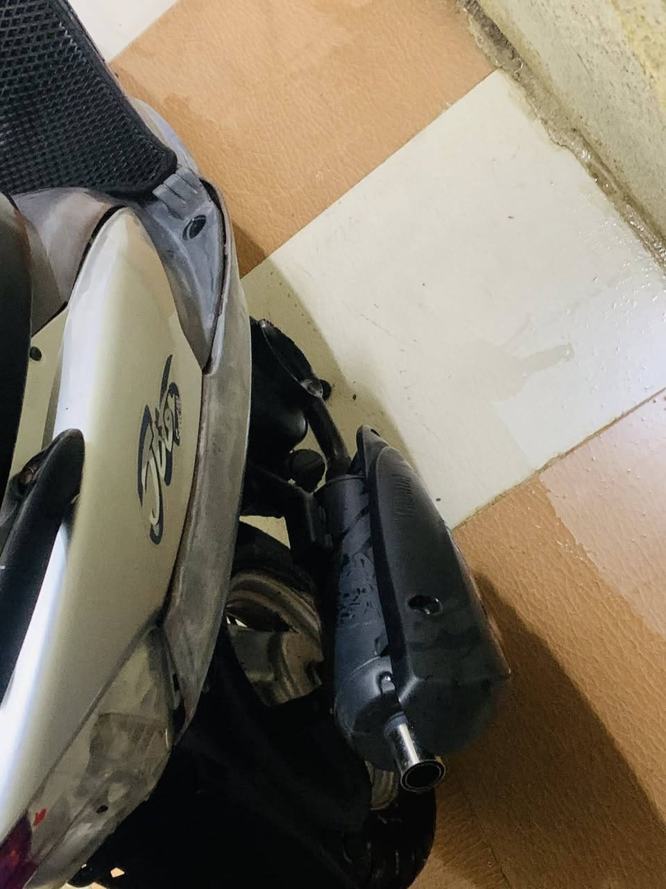 سلام عليكم دراجه ماكس قجمه
مكينه مكفوله من تدخين من نضوح مكينه تخبل 
شلعه نهضه فول 
كهريايته من طول الطول شغاله فقط عندي اليوم بارد انكطع طفن 
انطيك شرط شغالات 
ختم واحد دراجه سعره بلاش 675 وبيه مجال ***********
