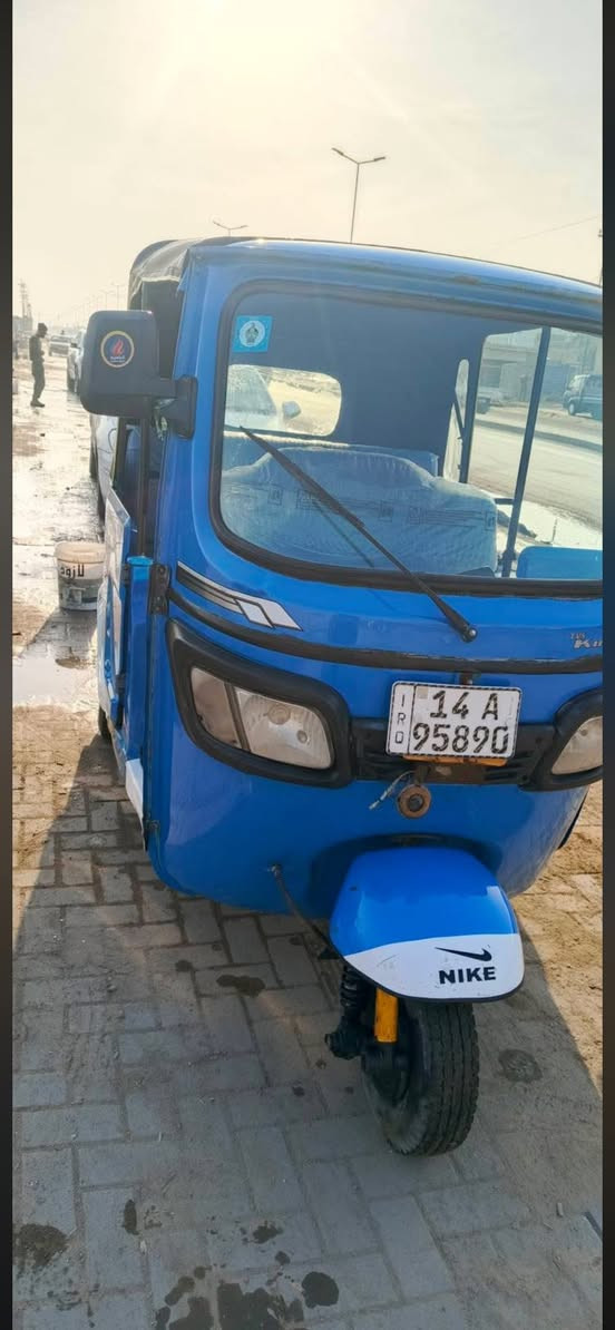 السلام عليكم تكتك تي في إس
موديل 22+رقم و سنويه مكينه ما مفتوحه بس زنجيل و كلجات 
العنوان :البصره حياتيه حي الحسين شارع مدرسه ابو الأسود 
الرقم :***********
السعر : 6500و بيه مجال قليل
