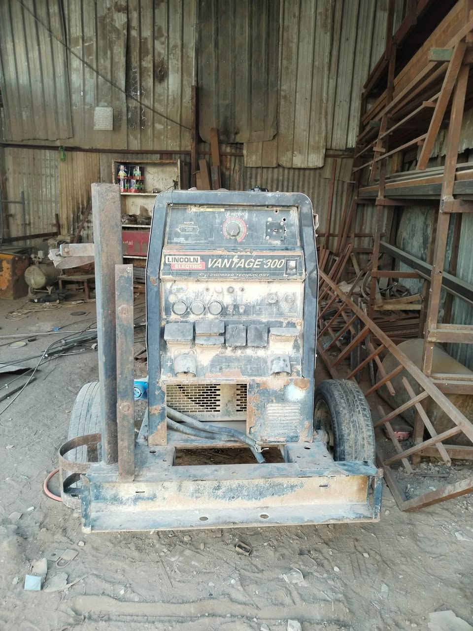 مولده لحيم ستيل أمريكي للبيع شغاله بس عوزهه كارت مكان المولد بغداد الرقم ***********
