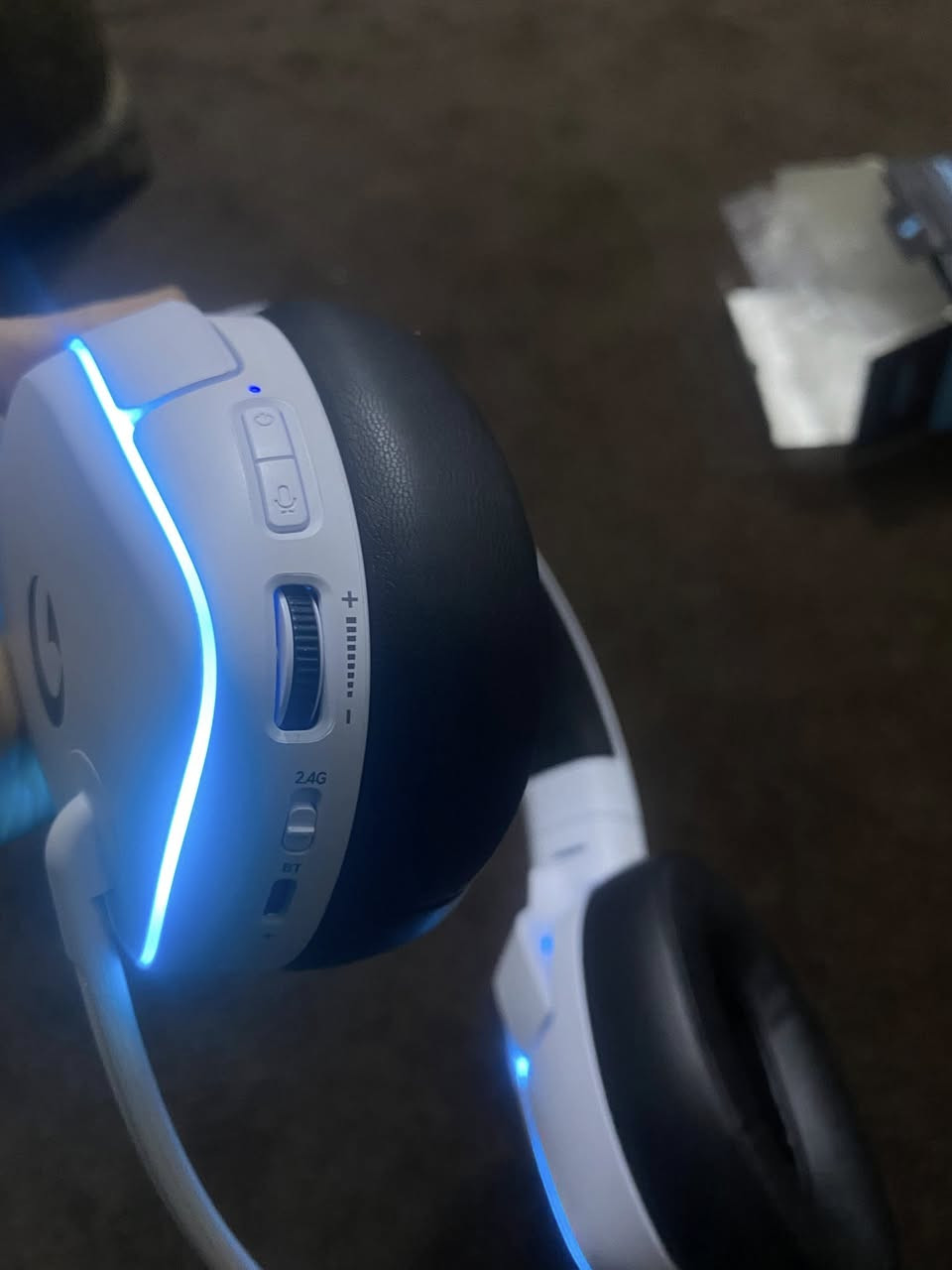 سماعة كيمنك بهل شكل وتصير بلوتوث
السعر ٤٠ الف


**إذا كنت صاحب هذا الإعلان وتريد حذفه لأي سبب، رجاءا أرسل رسالة إلى الدعم الفني**