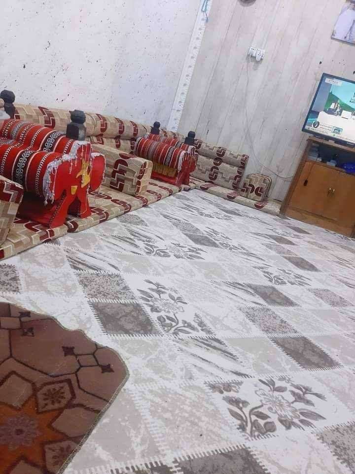 بيت للبيع مركز المدينه البصره منطقه العاليه قرب تقاطع الرواسه الأرض تابعه للبلديه غرفه النوم وحمام داخلي وحمام خارجي ديوانيه صاله مع طارمه مع محل بيت سقف كونكريت ٦٥ الاتصال عله هذه رقم ***********
