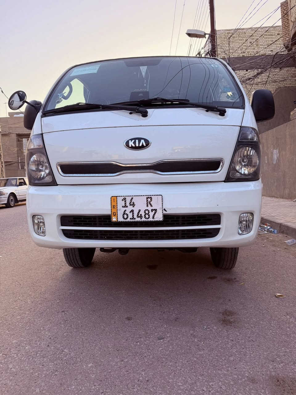 كيه فحل
موديل 2013 
مسكر بم ونوزل 
بصره مشروع وطني بأسمي
كفاله اي ضربه ما بيها
مكفوله من كلشي بيها صبغ دوس 
سنوية جديده رقم انكليزي 
تحويره 14 
تانكي 120 
شاشه تاب و كامره خلفيه 
مكينه وكير و اكسن كله تمام كفاله 
شاصي مكفول 
تايرات الوره كله جديد و كدام هم جدد
السعر 112
***********
