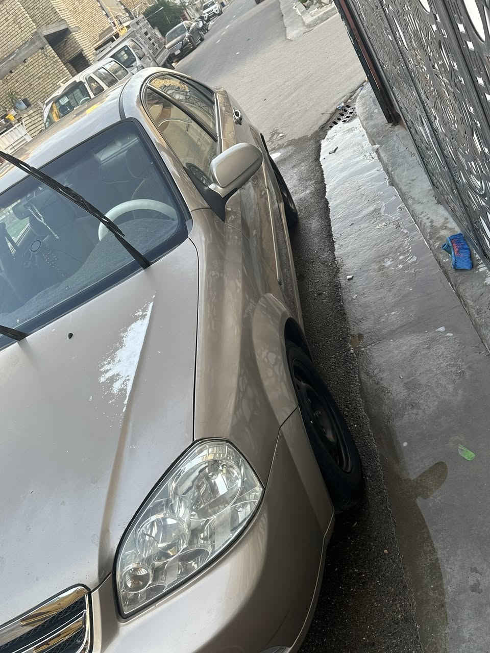 السلام عليكم ورحمة الله وبركاته.                            اوبترا 2006لون اصفر ذهبي سياره مكينتها بيها تبخير خفيف صدرها نضيف بنسبه 60./‘ رقمها بغداد تحويل مباشر السياره كامله مكمله والسياره موضح كلشي عليها بل صور كشرها نضيف وداخلها نضيف كلش 
سعر السياره 63 بيها مجال 
عنوان السياره بغداد الغزاليه 
رقم الهاتف:***********
