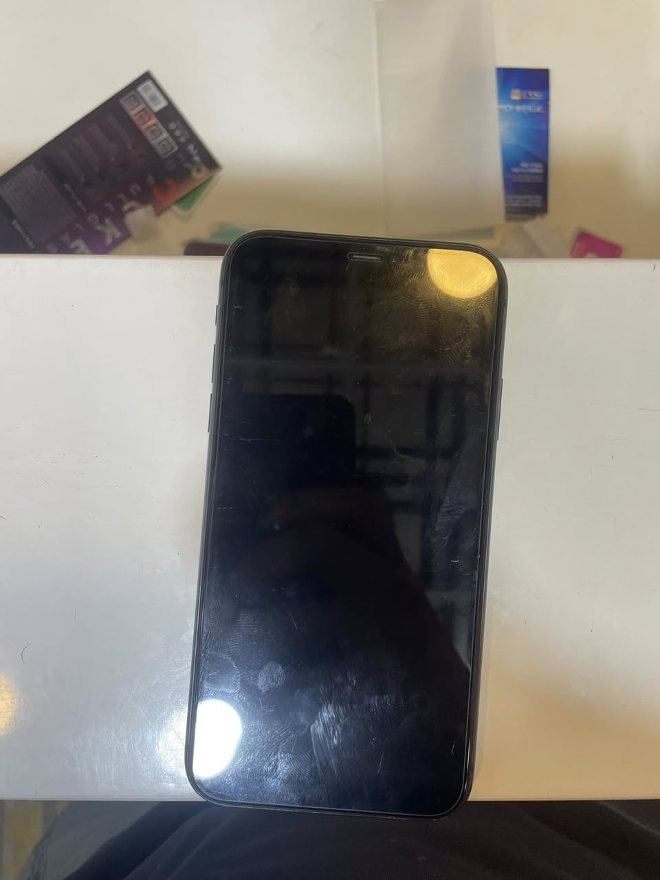 سلام عليكم   آيفون 11 عادي لون اسود ذاكره 128 مكفول من الفتح تفحصه وتروح بطاريه 76 كلشي شغال بي نت سيمكارت فيس ايدي اتصال سعر250 وبي مجال بغداد الغزاليه رقمي ***********

